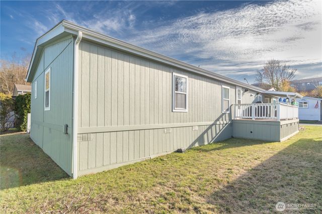 620 NE Saturn Lane, Bremerton, WA 98311