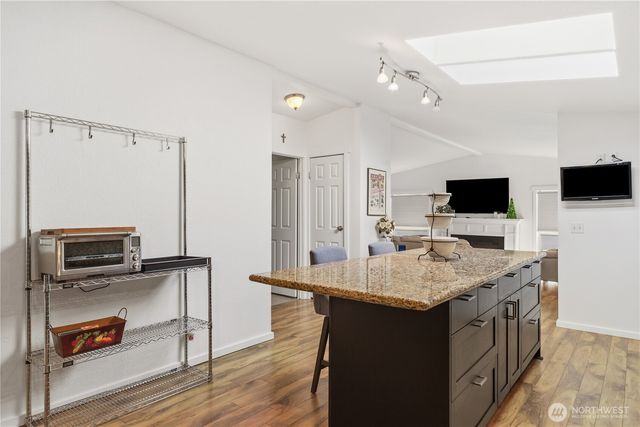 620 NE Saturn Lane, Bremerton, WA 98311