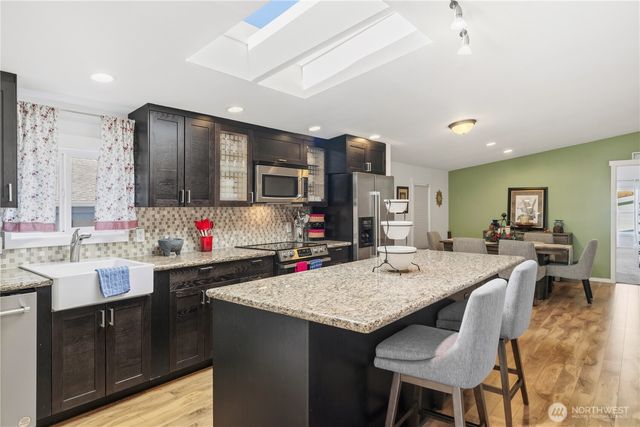 620 NE Saturn Lane, Bremerton, WA 98311