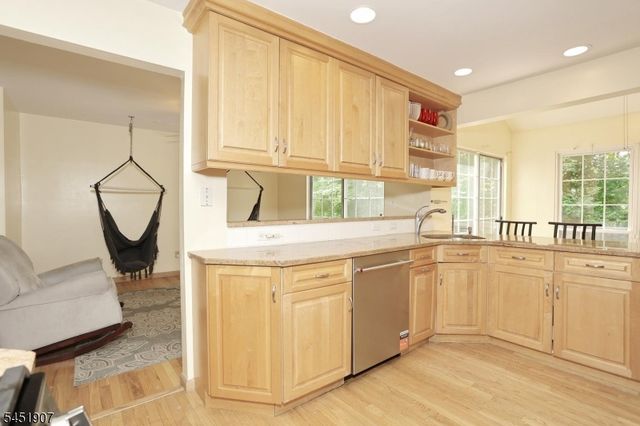 14 Birdseye Cir, Wayne Twp., NJ 07470