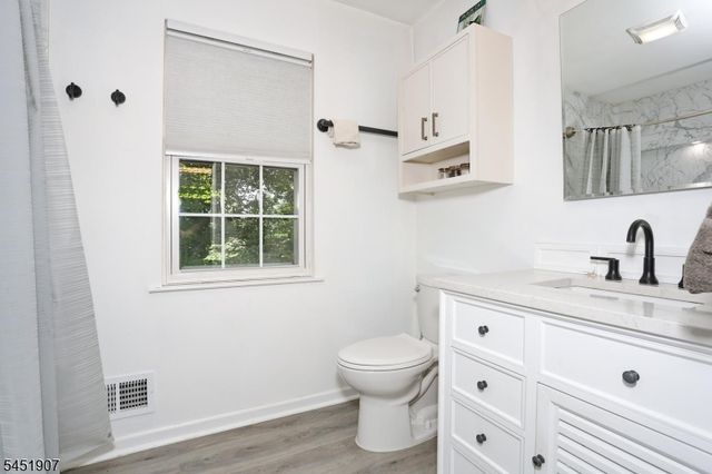 14 Birdseye Cir, Wayne Twp., NJ 07470