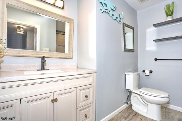 14 Birdseye Cir, Wayne Twp., NJ 07470