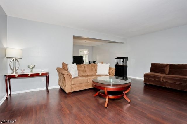 14 Birdseye Cir, Wayne Twp., NJ 07470