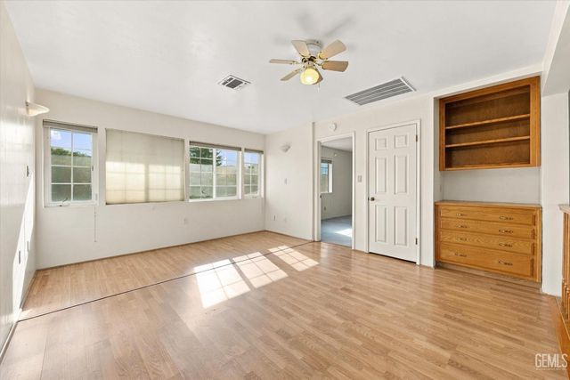 5700 Panorama Crest Drive, Bakersfield, CA 93306