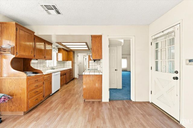 5700 Panorama Crest Drive, Bakersfield, CA 93306
