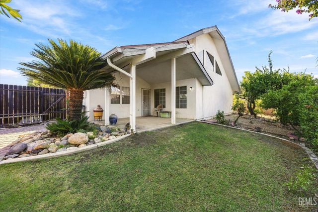 5700 Panorama Crest Drive, Bakersfield, CA 93306