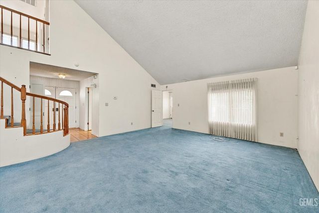 5700 Panorama Crest Drive, Bakersfield, CA 93306