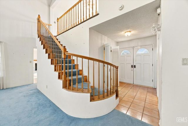 5700 Panorama Crest Drive, Bakersfield, CA 93306