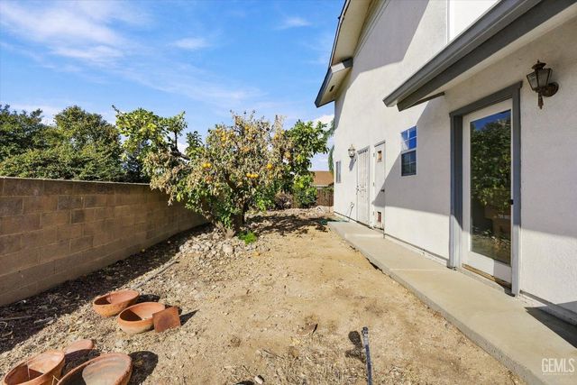 5700 Panorama Crest Drive, Bakersfield, CA 93306