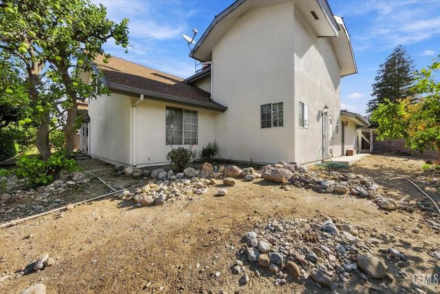 5700 Panorama Crest Drive, Bakersfield, CA 93306