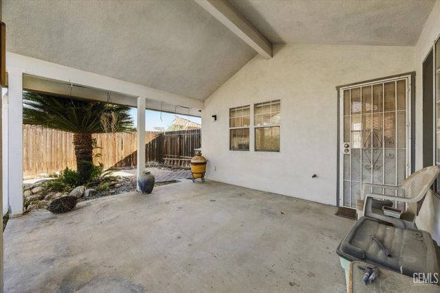 5700 Panorama Crest Drive, Bakersfield, CA 93306