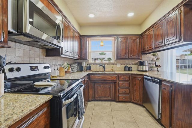 501 Wandering Way, Oklahoma City, OK 73170