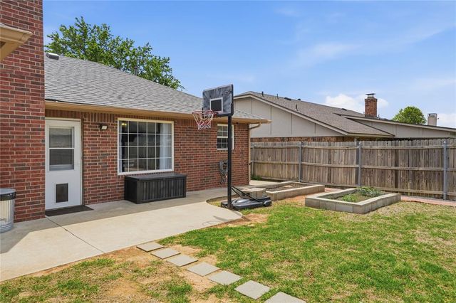 501 Wandering Way, Oklahoma City, OK 73170