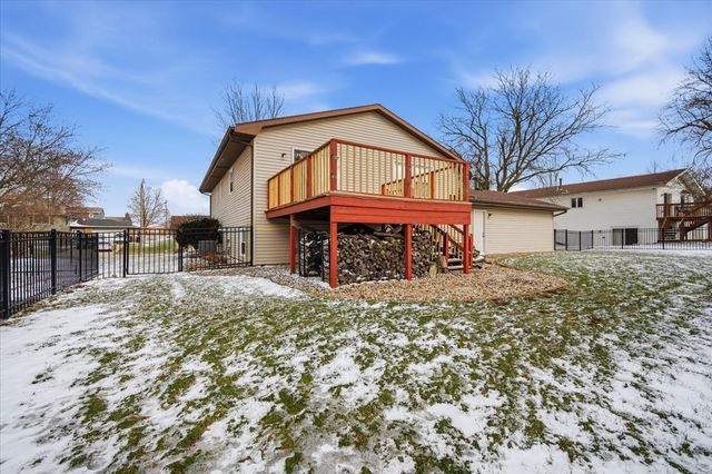 1204 Kim Drive, Bloomington, IL 61704