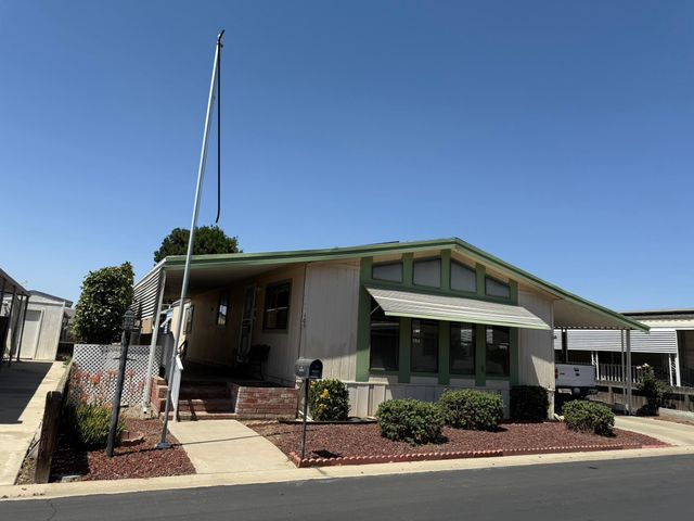 2627 W Midvalley Avenue 109, Visalia, CA 93277