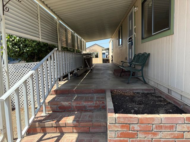 2627 W Midvalley Avenue 109, Visalia, CA 93277