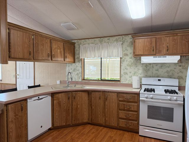 2627 W Midvalley Avenue 109, Visalia, CA 93277