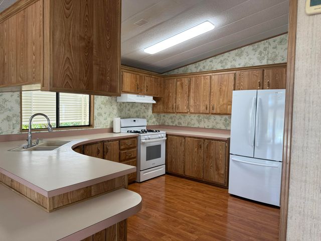 2627 W Midvalley Avenue 109, Visalia, CA 93277