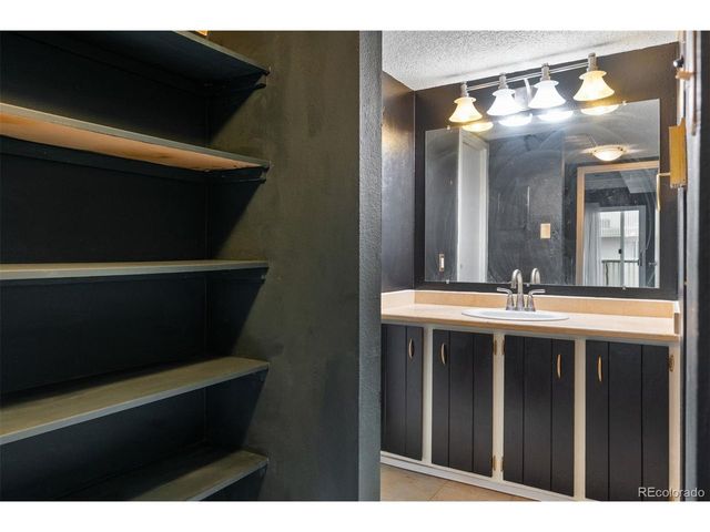 8060 E Girard Ave 913, Denver, CO 80231