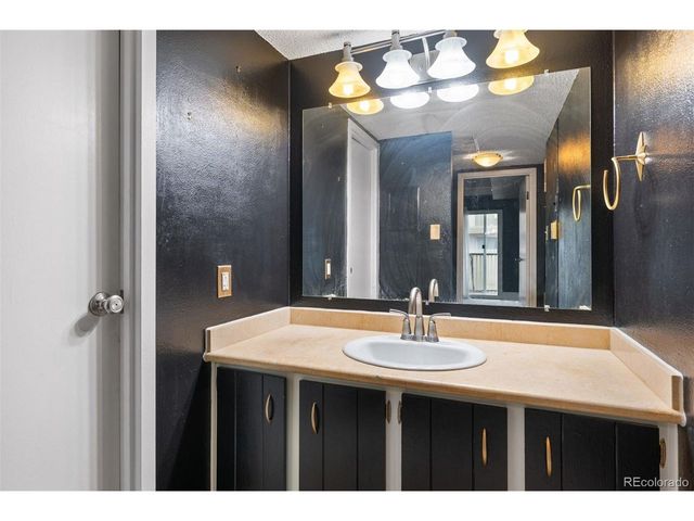 8060 E Girard Ave 913, Denver, CO 80231