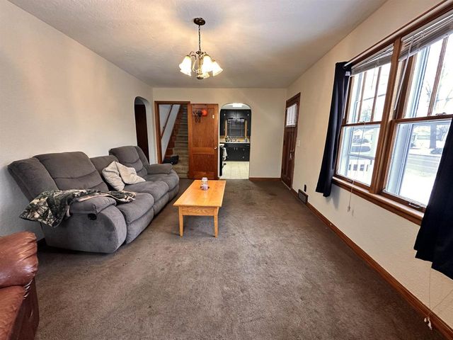 809 E State Street, Mauston, WI 53948