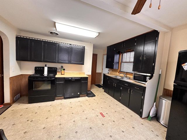 809 E State Street, Mauston, WI 53948