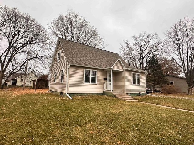 809 E State Street, Mauston, WI 53948