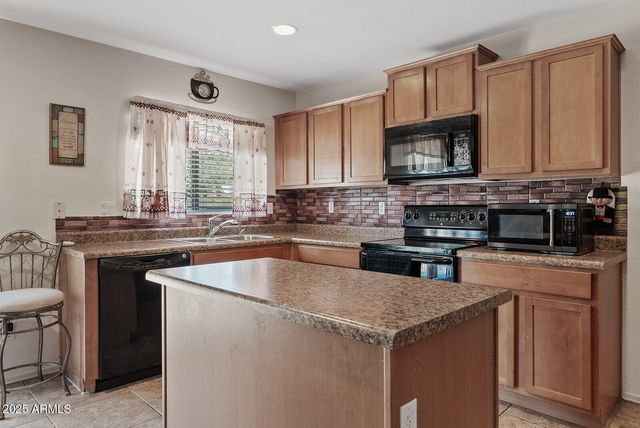 958 W LINDBERGH Avenue, Coolidge, AZ 85128