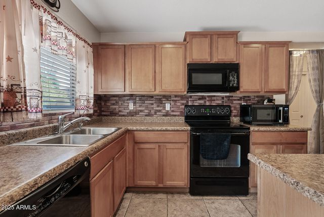 958 W LINDBERGH Avenue, Coolidge, AZ 85128