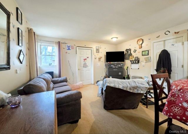 27 Dillmont Drive, Smithtown, NY 11787