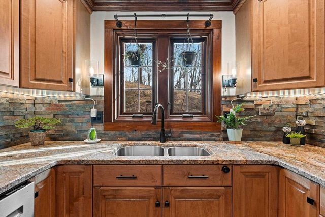 2482 MORNING STAR COURT, Green Bay, WI 54302