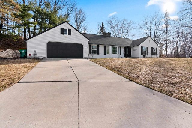 2482 MORNING STAR COURT, Green Bay, WI 54302