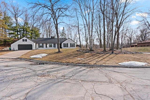 2482 MORNING STAR COURT, Green Bay, WI 54302
