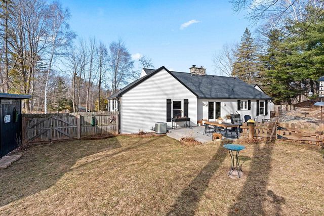 2482 MORNING STAR COURT, Green Bay, WI 54302