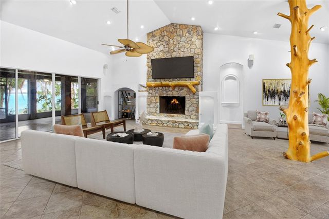 14014 SE 201ST TERRACE, Hawthorne, FL 32640