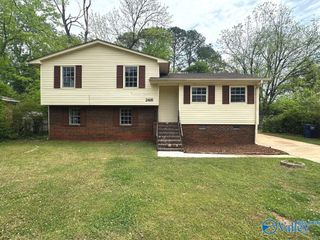 2416 Redmont Road NW, Huntsville, AL 35810