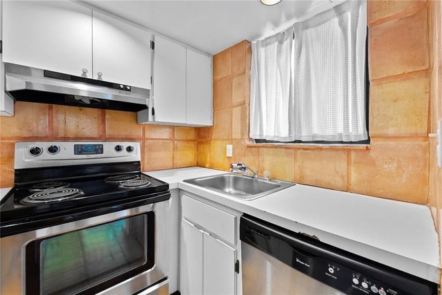 2924 Day Avenue N211, Miami, FL 33133