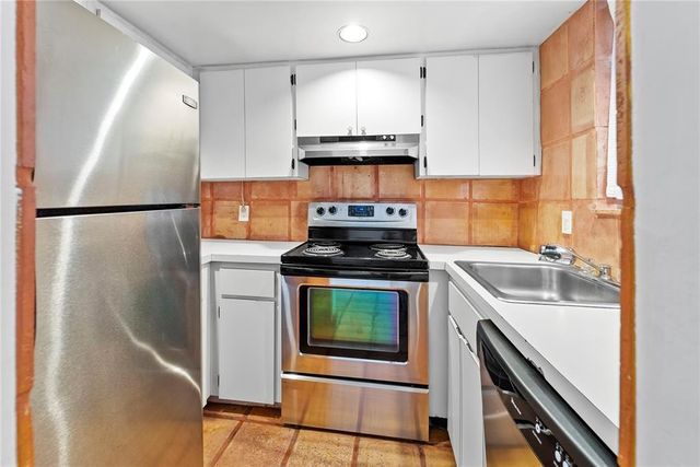 2924 Day Avenue N211, Miami, FL 33133