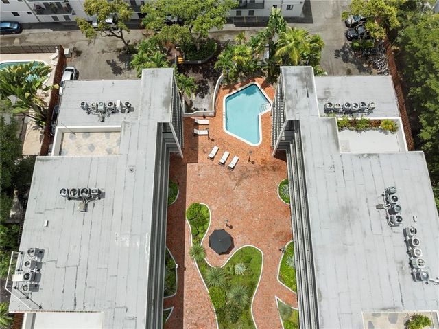 2924 Day Avenue N211, Miami, FL 33133