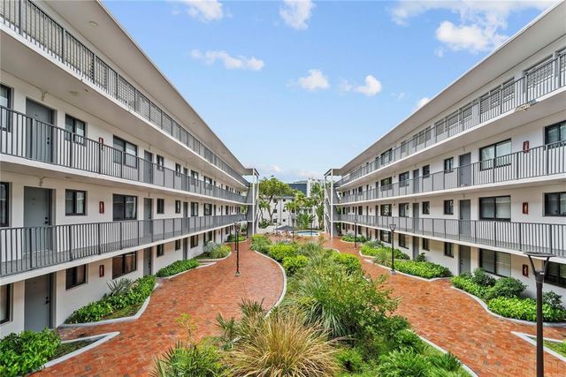 2924 Day Avenue N211, Miami, FL 33133