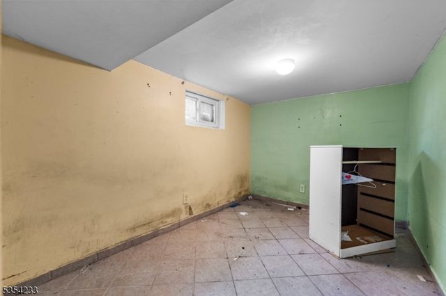 246 Ackerman Ave, Clifton City, NJ 07011