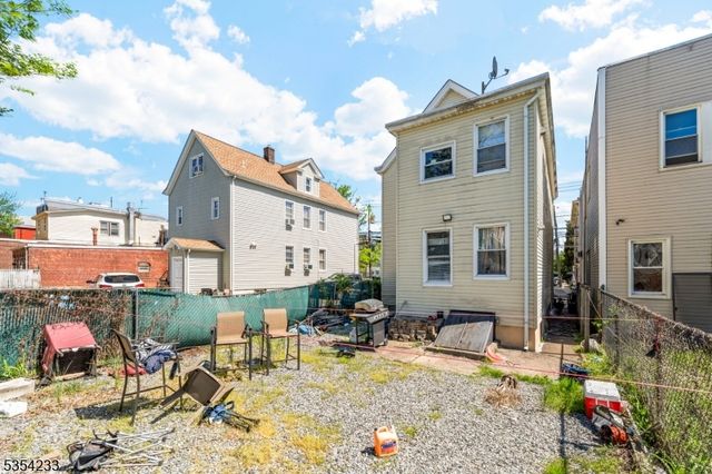 246 Ackerman Ave, Clifton City, NJ 07011