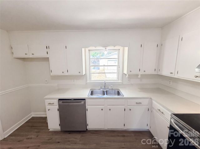 1815 Weststone Drive, Charlotte, NC 28208
