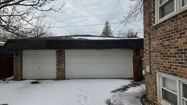 10608 S 81st Court, Palos Hills, IL 60465