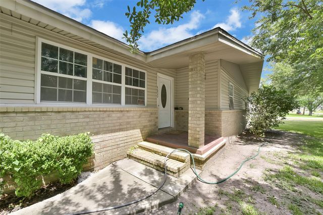 4800 Fort Worth Avenue, Port Arthur, TX 77640