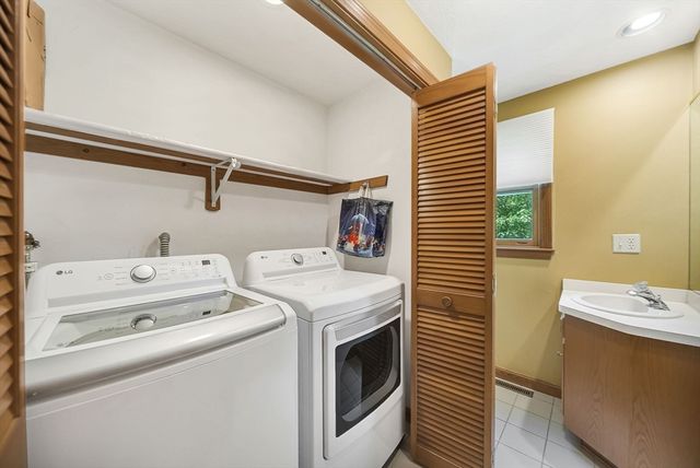 83 Jefferson Rd, Franklin, MA 02038