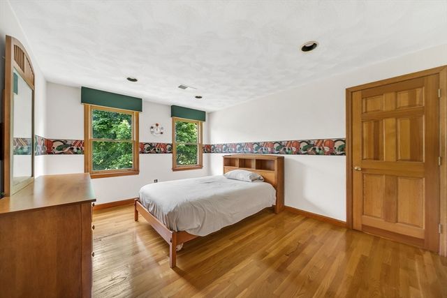 83 Jefferson Rd, Franklin, MA 02038