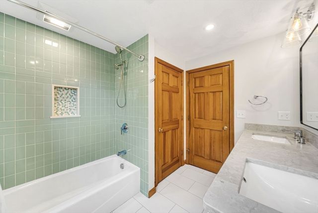 83 Jefferson Rd, Franklin, MA 02038