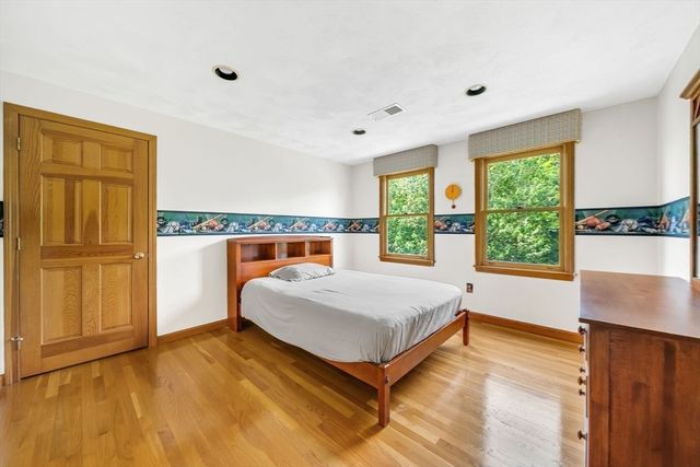 83 Jefferson Rd, Franklin, MA 02038