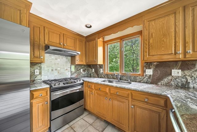 83 Jefferson Rd, Franklin, MA 02038
